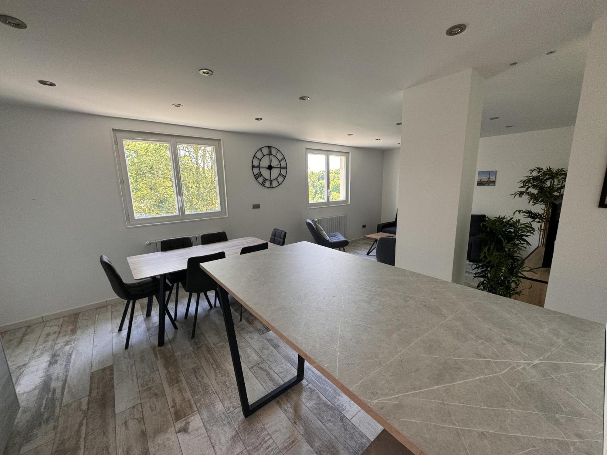 Cote Seine Apartment *